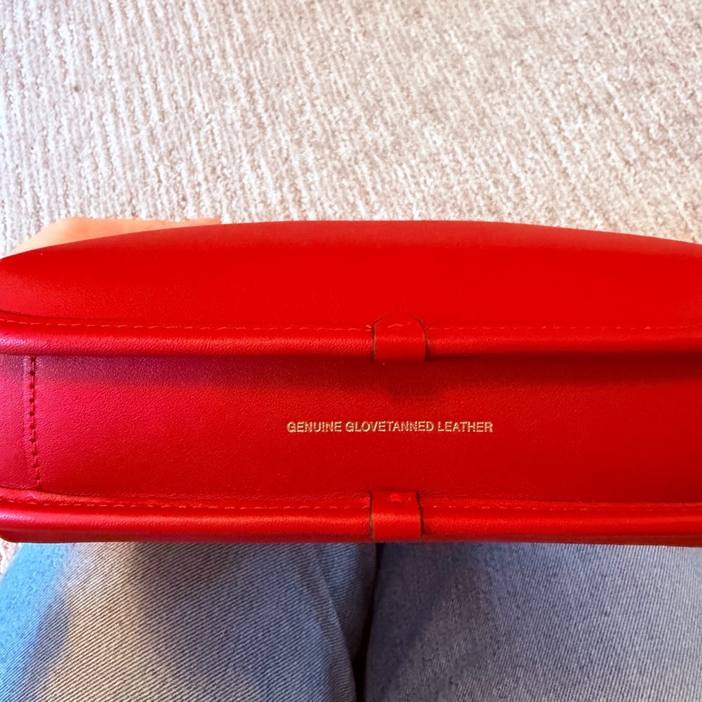 Coach BNWT Red Curve Zip Re-edition Bag - Picture 3 of 6